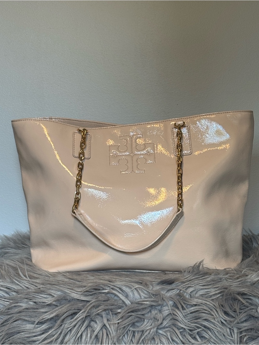 Tory Burch Patent Large Leather Tote in Light Pink with Gold Chain Straps